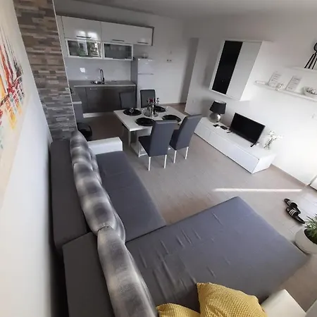 Apartment Hana Pakoštane