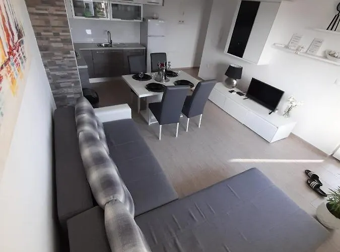 アパート Hana Pakoštane