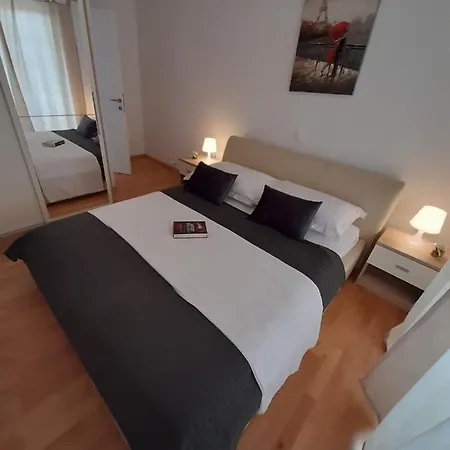 Hana * Pakoštane