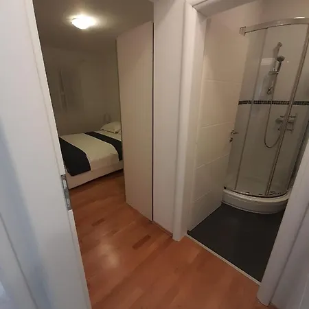 Hana * Pakoštane