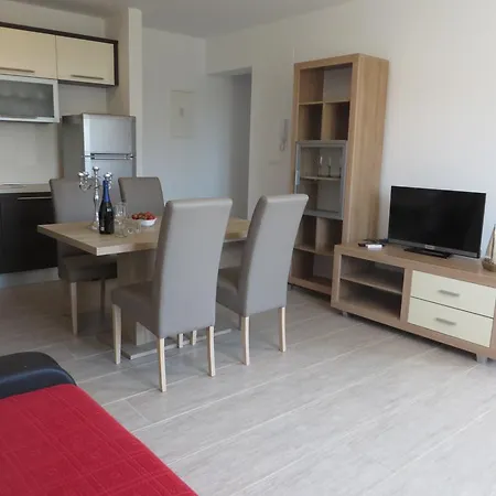 Hana Apartment